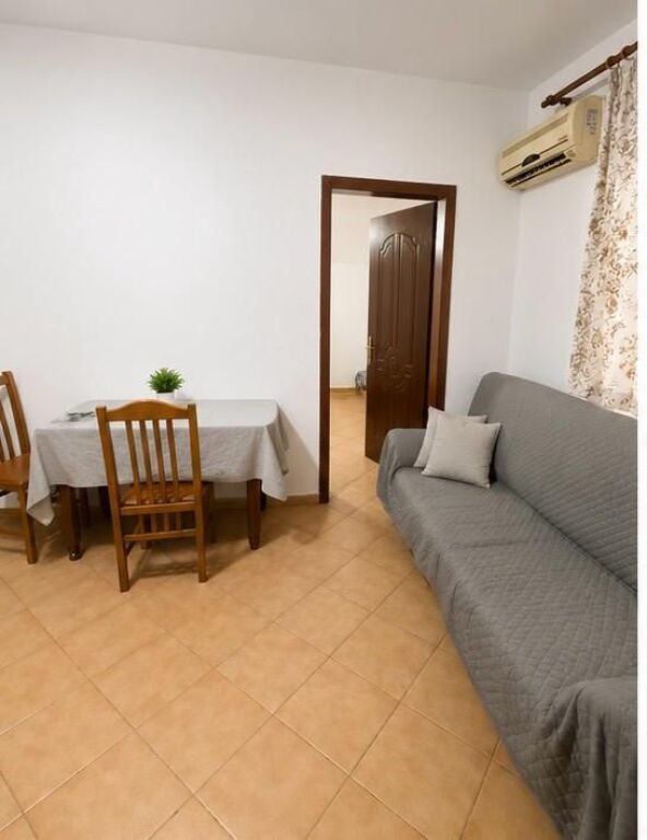 Rent | Vilë 1 + 1 | Rruga e Durresit | 400 €/month