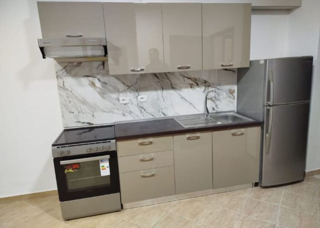 Apartment 1+1 for rent, Astir near the Roundabout 400 Thousand lek