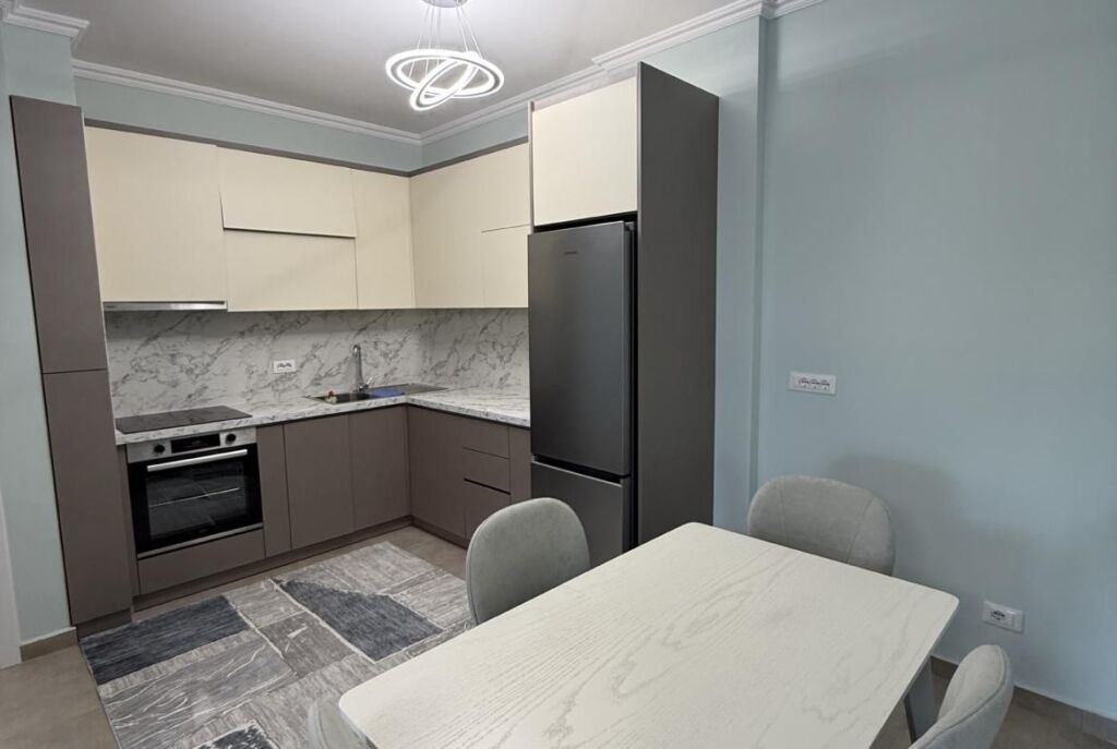 Tek Bulevardi Ri Jepet Apartament 2+1+2 I Mobiluar!