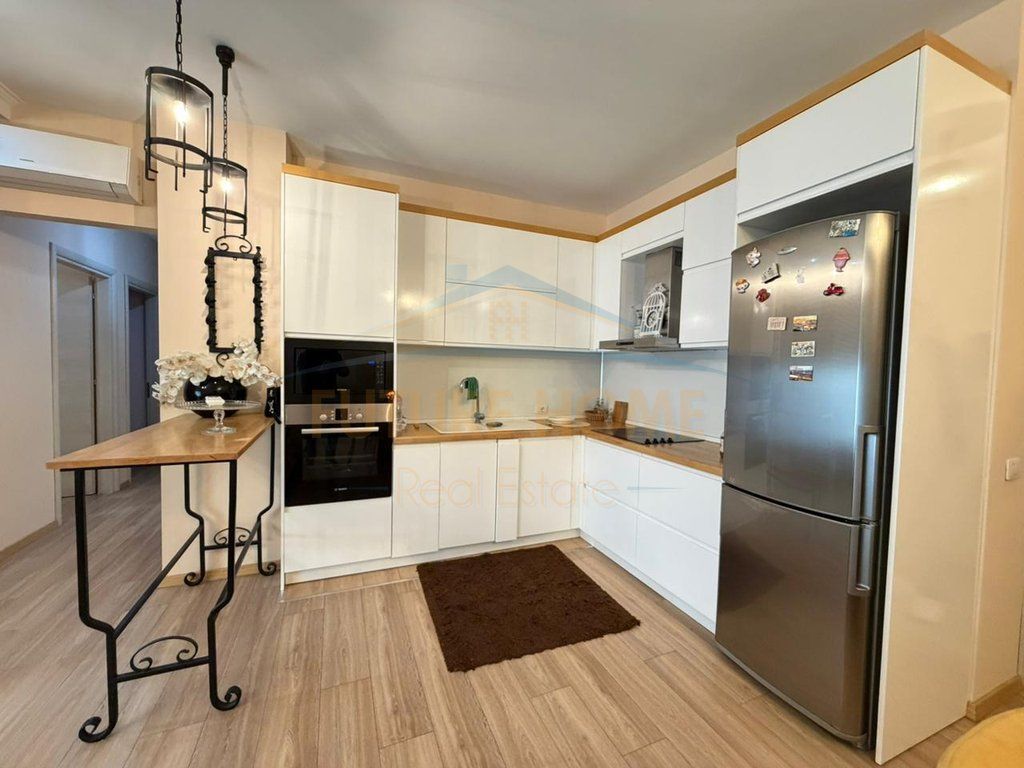 Rent, Apartment 3+1+2, Zogu i Zi, Tirane 1,000 €