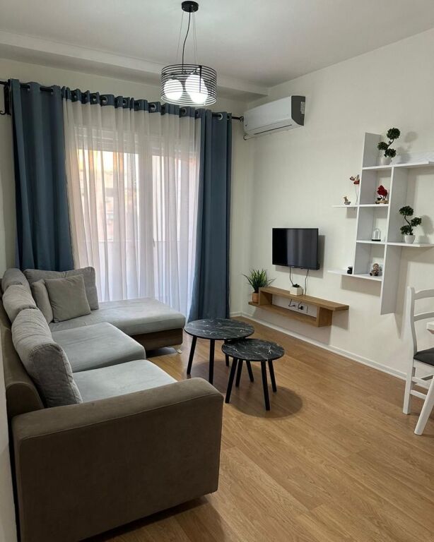 Rent | Apartament 1 + 1 | Materniteti i Ri | 500 €/month