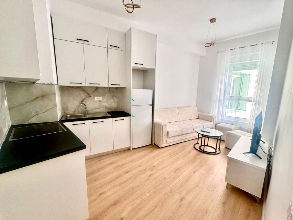🏢Ne zonen e Ali Demit,Rezidenca Kaimi jepet me qera apartament 1+1,i mobiluar 43,000Leke    