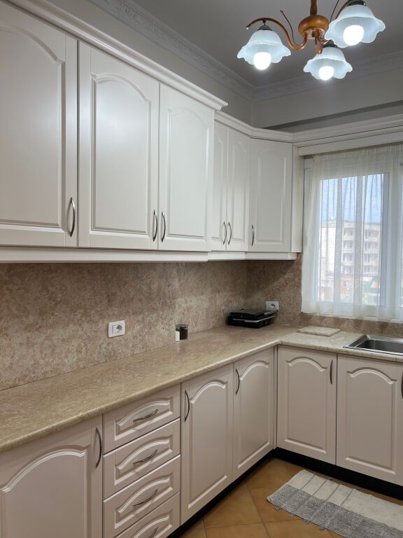🏡 Jepet me qera Apartament Gjigand 2+1+2 &amp; 2 Bllk ne Vlore - Perballe Shk. Jani Minga - 40,000 Lekë/Muaji