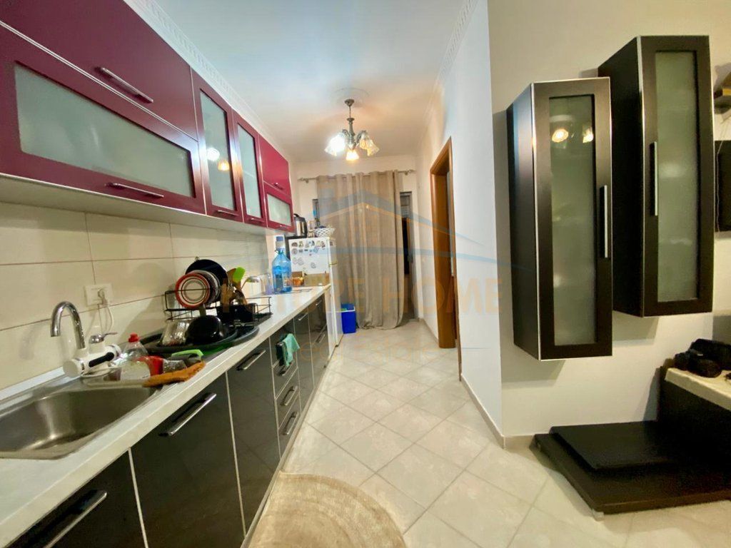 Shitet Apartament 2+1, Unaza e Re