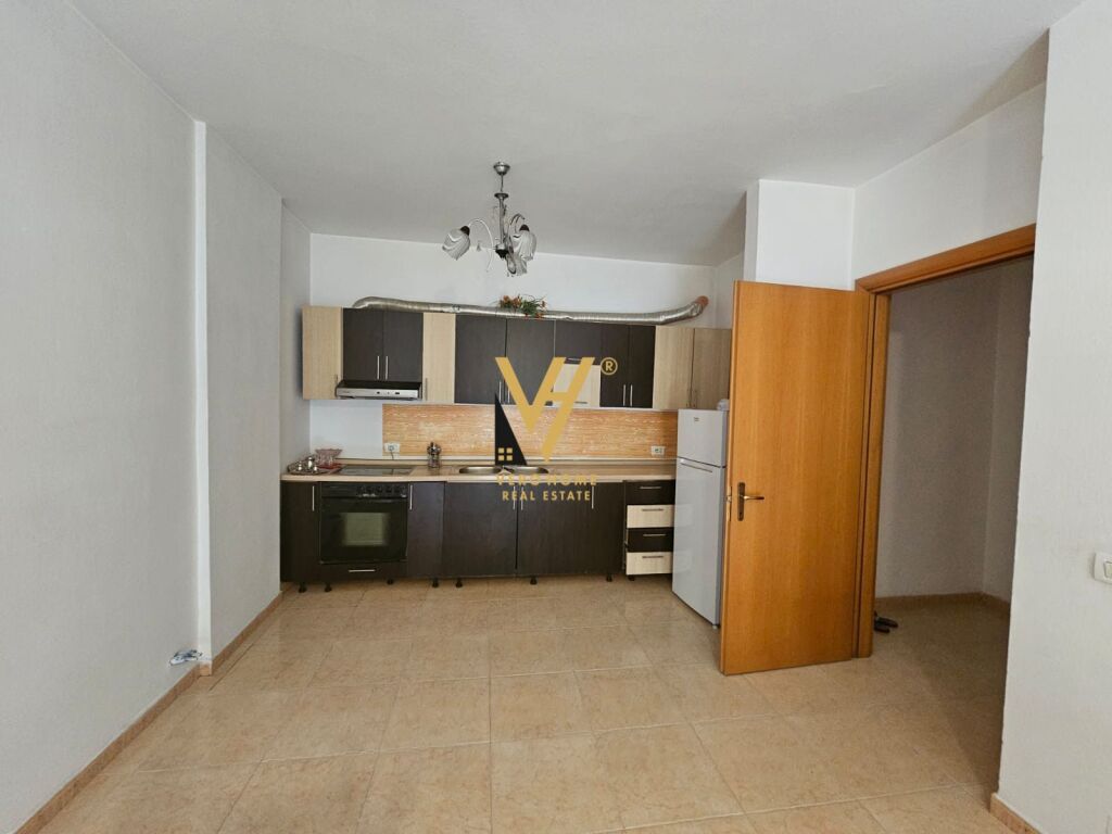 JEPET APARTAMENT 2+1+2+BLK ME QERA TE FABRIKA E MIELLIT 550 EURO