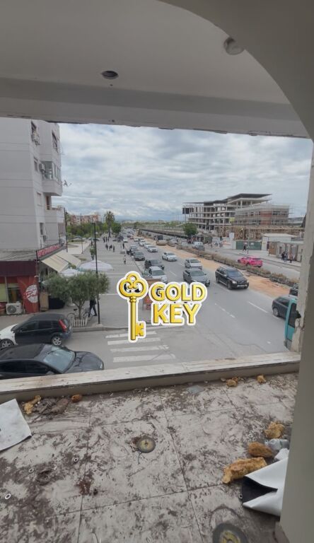 🏢JEPET ME QERA AMBIENT BIZNESI FASAD XHAMI ME PAMJE NGA STACIONI TRENIT