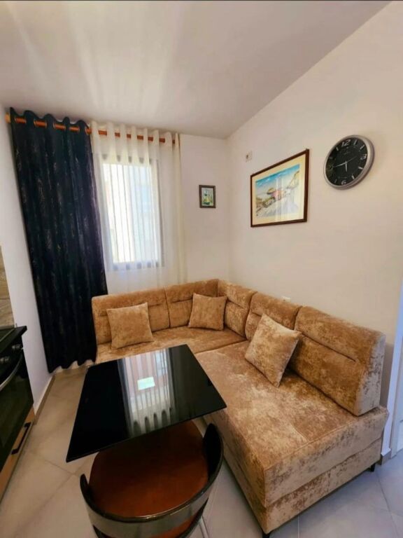 Qera | Apartament 1 + 1 | Rruga 5 Maji | 450 €/muaj