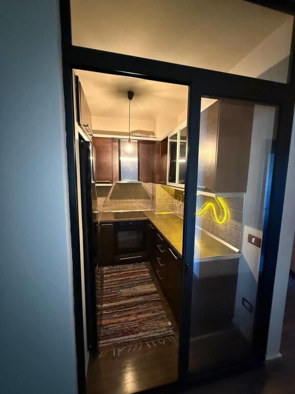 🏢Liqeni i Thate,prane Hotel Radisson jepet me qera apartament 1+1,i mobiluar 600Euro   