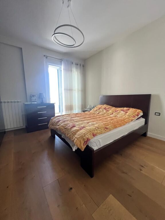 SHITET APARTAMENT 2+1 + 2 TUALETE + 3 BALLKONE /  Kompleksi Latifi, Kinostudio
