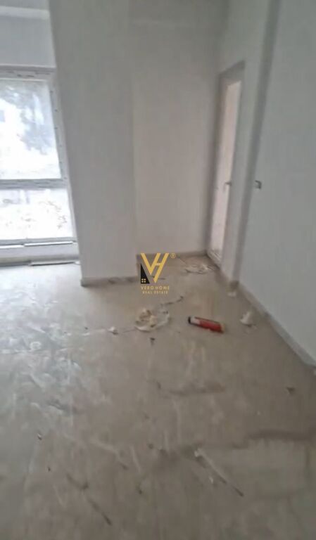 JEPET ZYRE 55 M2 ME QERA TEK AURA, LAPRAKE 500 EURO