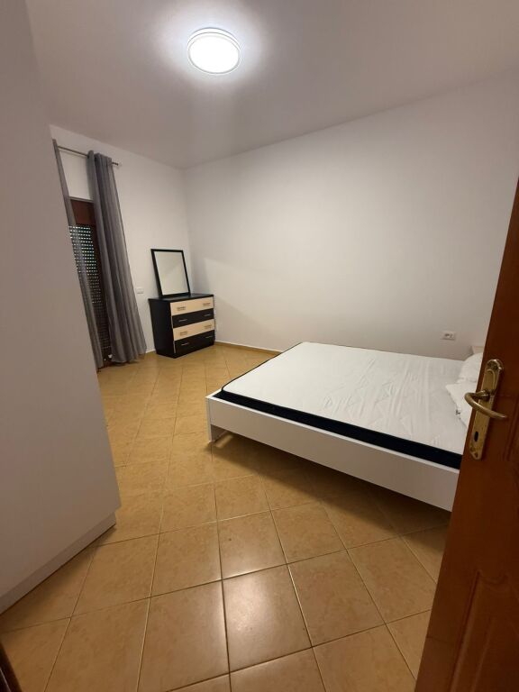 Bulevardi Ri Jepet Apartament 2+1 Me Qera