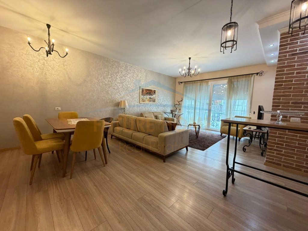 Rent, Apartment 3+1+2, Zogu i Zi, Tirane 1,000 €
