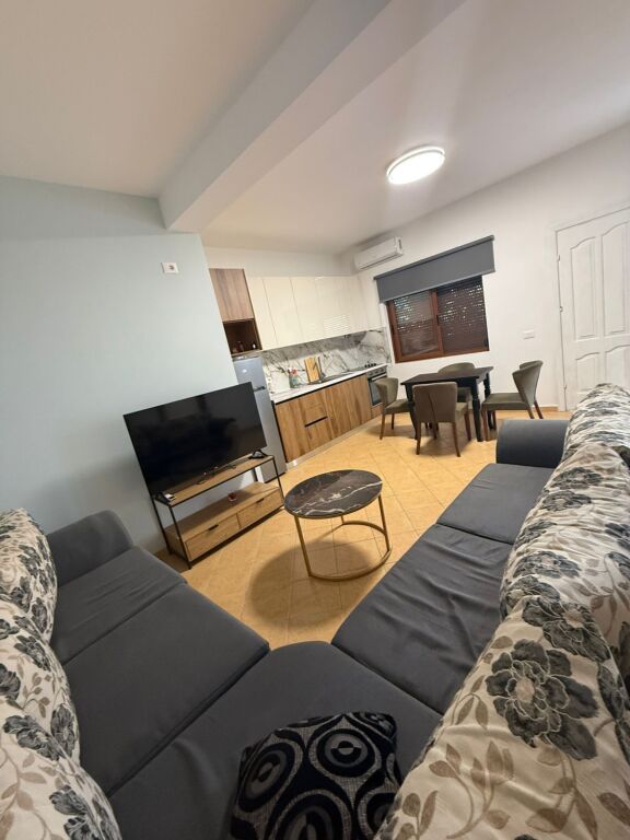 Bulevardi Ri Jepet Apartament 2+1 Me Qera