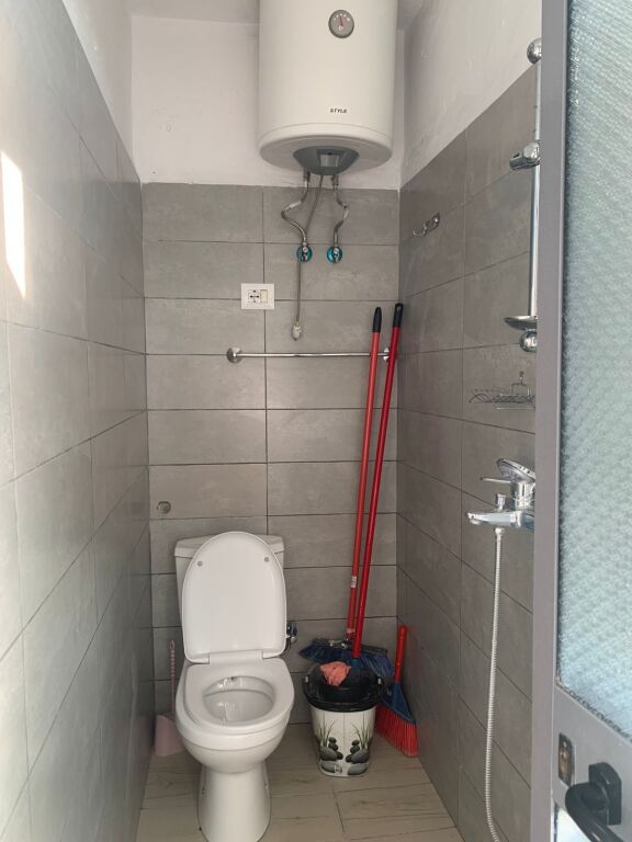 🏢Rruga Ferit Xhajko,,jepet me qera garsoniere 50m2,e mobiluar.40,000 Leke