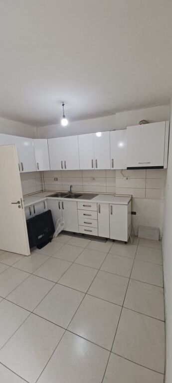 Jepet me qira 2+1 bosh Xhamlliku 350 mije leke