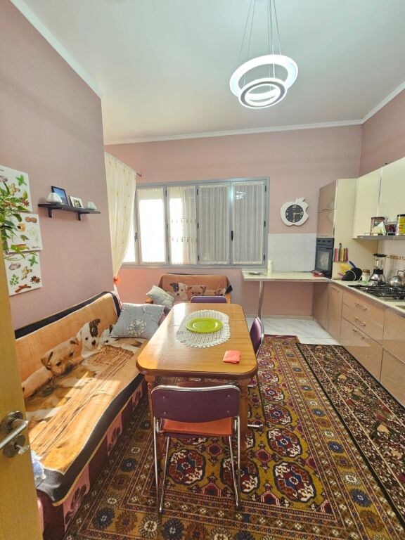 JEPET ME QERA SUPER APARTAMENT 3+1 NE SHIJAK