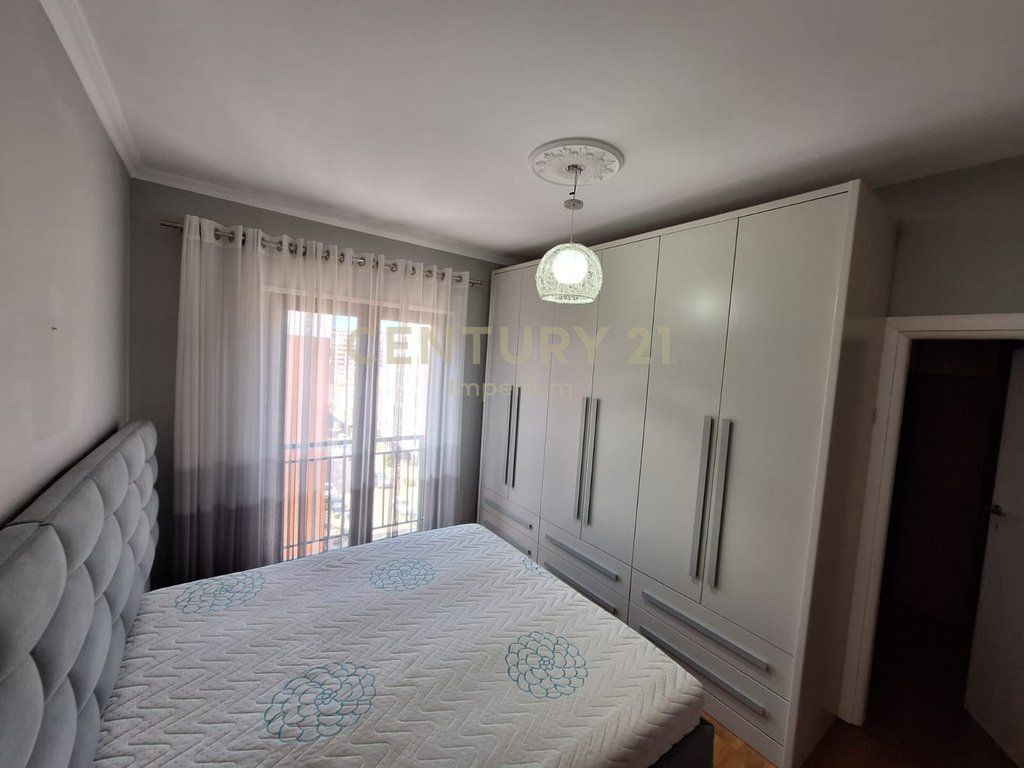 Apartament 2+1+post parkimi me qira tek Green City, Ish Fusha e Aviacionit!