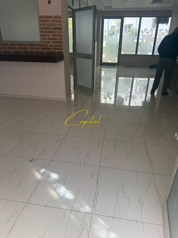 BUSINESS PREMISES FOR RENT 80 M2 DIBRA STREET 120,000 LEKE