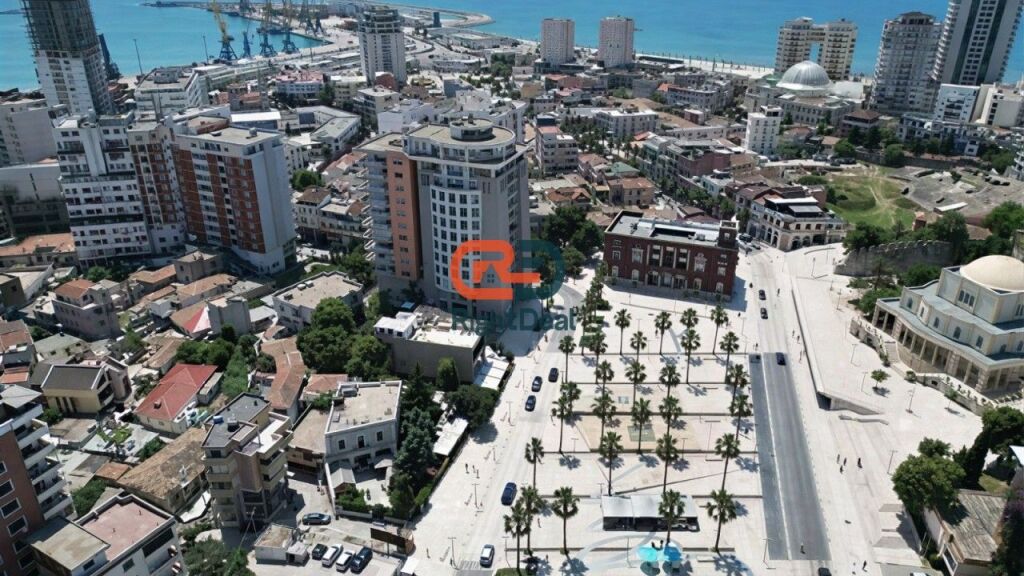 Ne Durres, Shitet Njesi Biznesi, Ideal Per Investim!!!