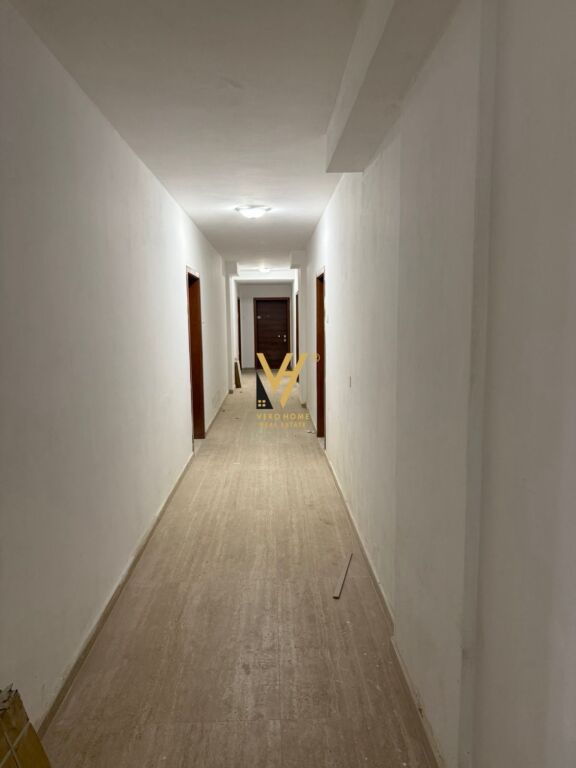 JEPET ZYRE 75 M2 ME QERA TEK AURA, LAPRAKE 600 EURO