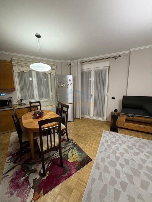 Qera , Apartament 2+1 , Sheshi Willson , Tirane