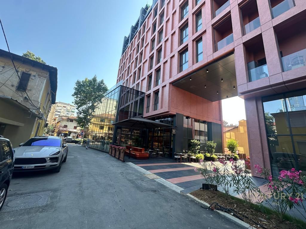 Shitet Post Parkimi te Galeria Roma