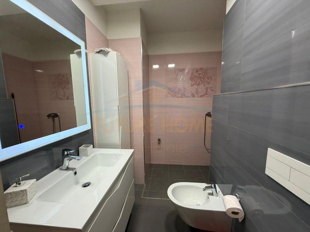 Rent, Apartment 3+1+2, Zogu i Zi, Tirane 1,000 €
