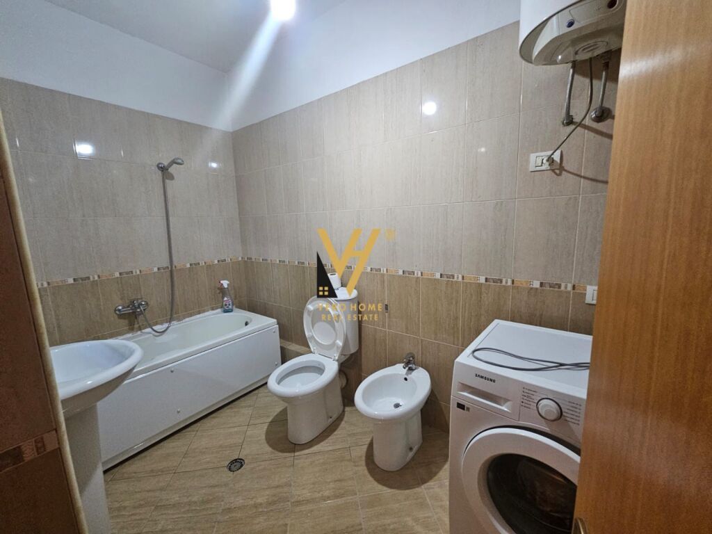 JEPET APARTAMENT 2+1+2+BLK ME QERA TE FABRIKA E MIELLIT 550 EURO