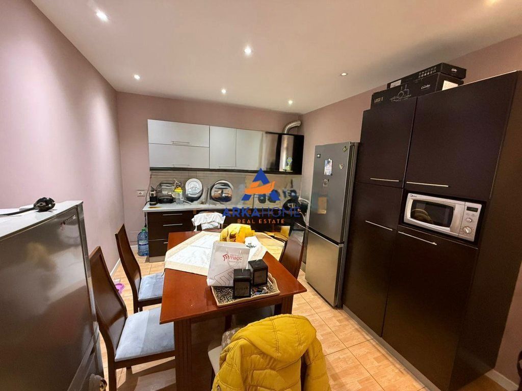 VENDESI APPARTAMENTO 2+1+BALCONE "TE ZOGU I ZI" 230.000 EURO
