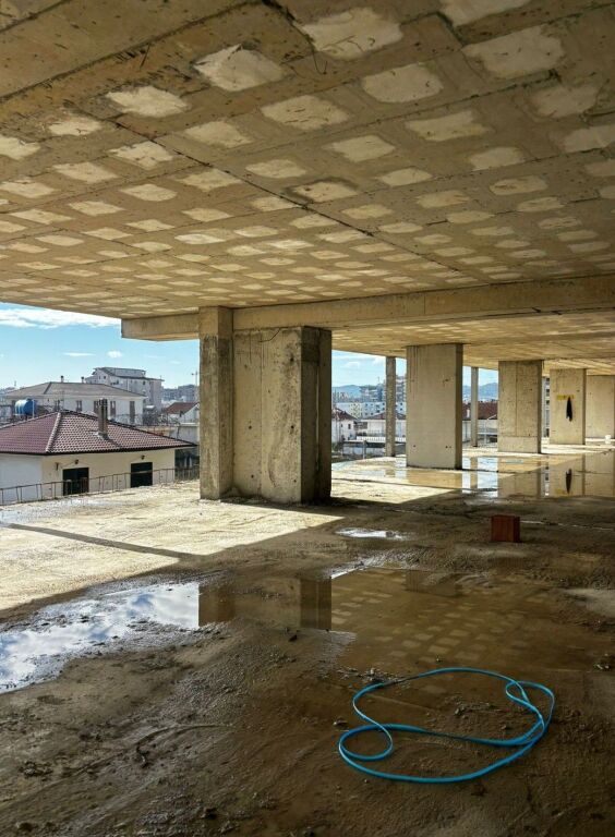 Appartamento 1+1 in vendita in una zona in sviluppo con facile accesso, ideale per abitare o investimento.
