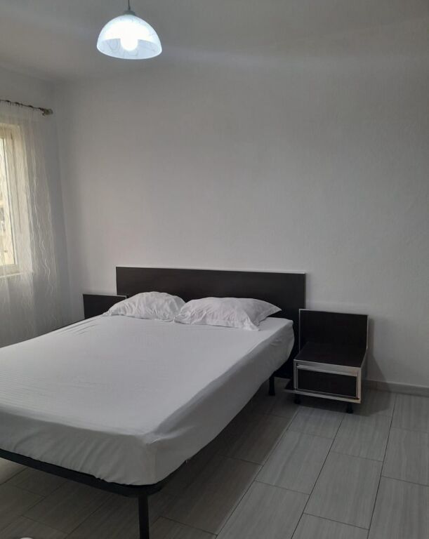 Rent | Apartament 1 + 1 | Rruga Bardhyl | 400 €/month