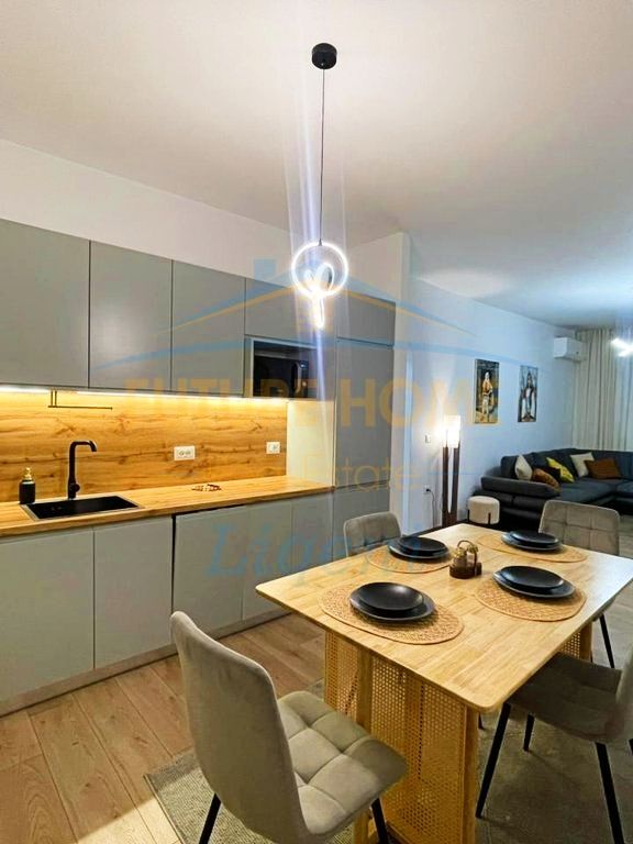 Qera, Apartament 2+1, Qendër, Tiranë.