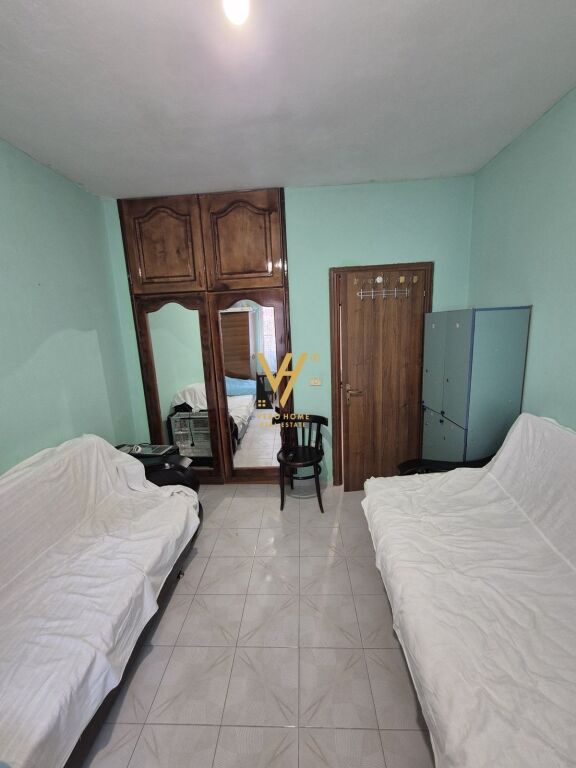 JEPET APARTAMENT 2+1+2 ME QIRA TE KOMUNA E PARISIT 60.000 LEKE