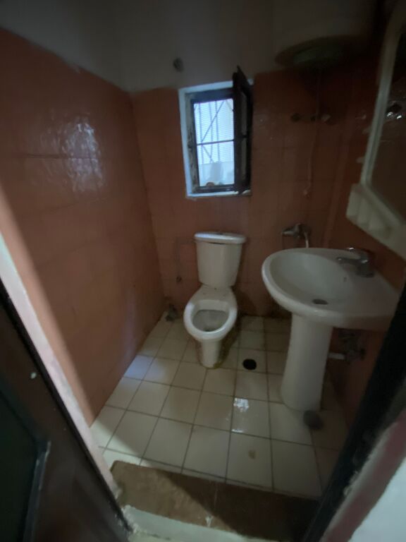 🏠 Studio apartment for rent at the former Electric Market, Tirana