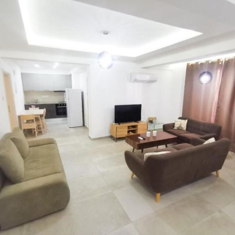 Eleonora ,Kodra e diellit, jepet apartament 1+1 me qera !