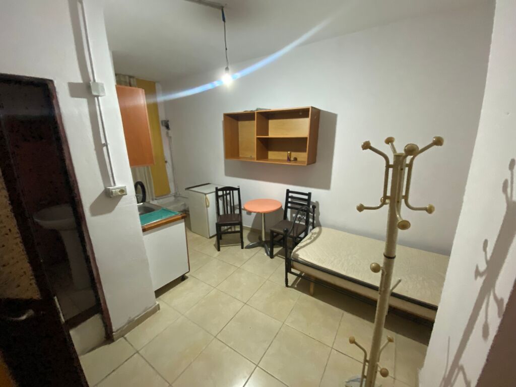 🏠 Studio apartment for rent at the former Electric Market, Tirana
