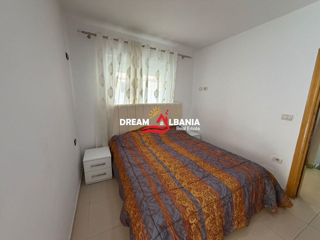 Jepet me qera apartament 1+1 me verande tek rruga Fortuzi (ID 42111570)