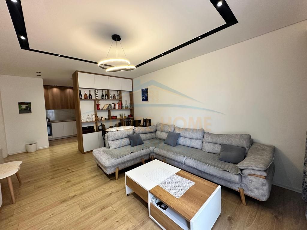 Shitet apartament 2+1+post parkimi Kompleksi Vind Ali Dem