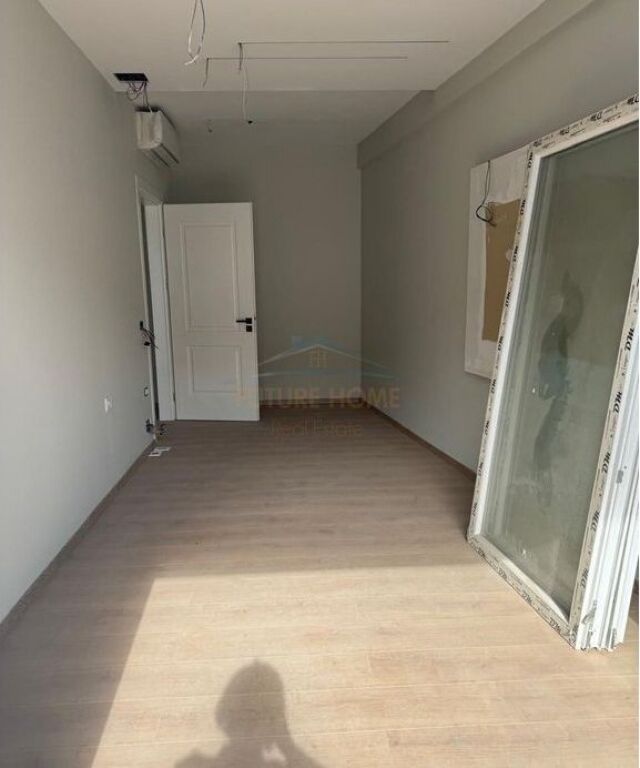 For sale, apartment 1+1, 5 Maji, Tirana.
