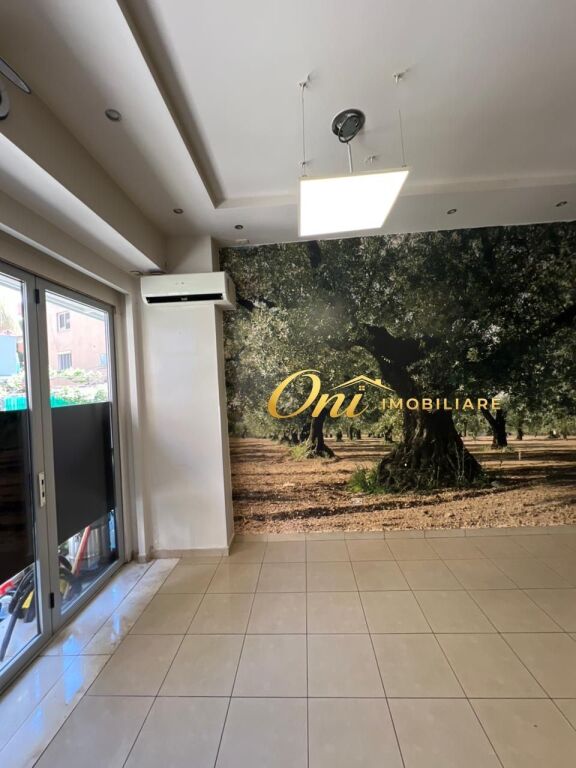 SHOP FOR RENT 35M2 PARIS COMMUNE