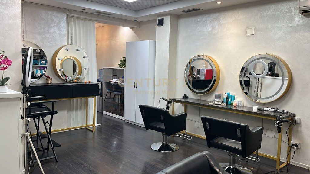 IN VENDITA ATTIVITÀ “Nails, Hair &amp; Make Up Beauty Salon” presso la Scuola di Balletto!