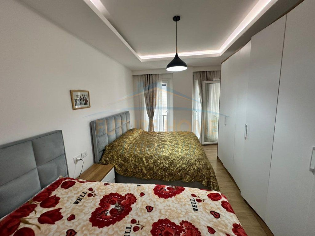 Shitet apartament 2+1+post parkimi Kompleksi Vind Ali Dem