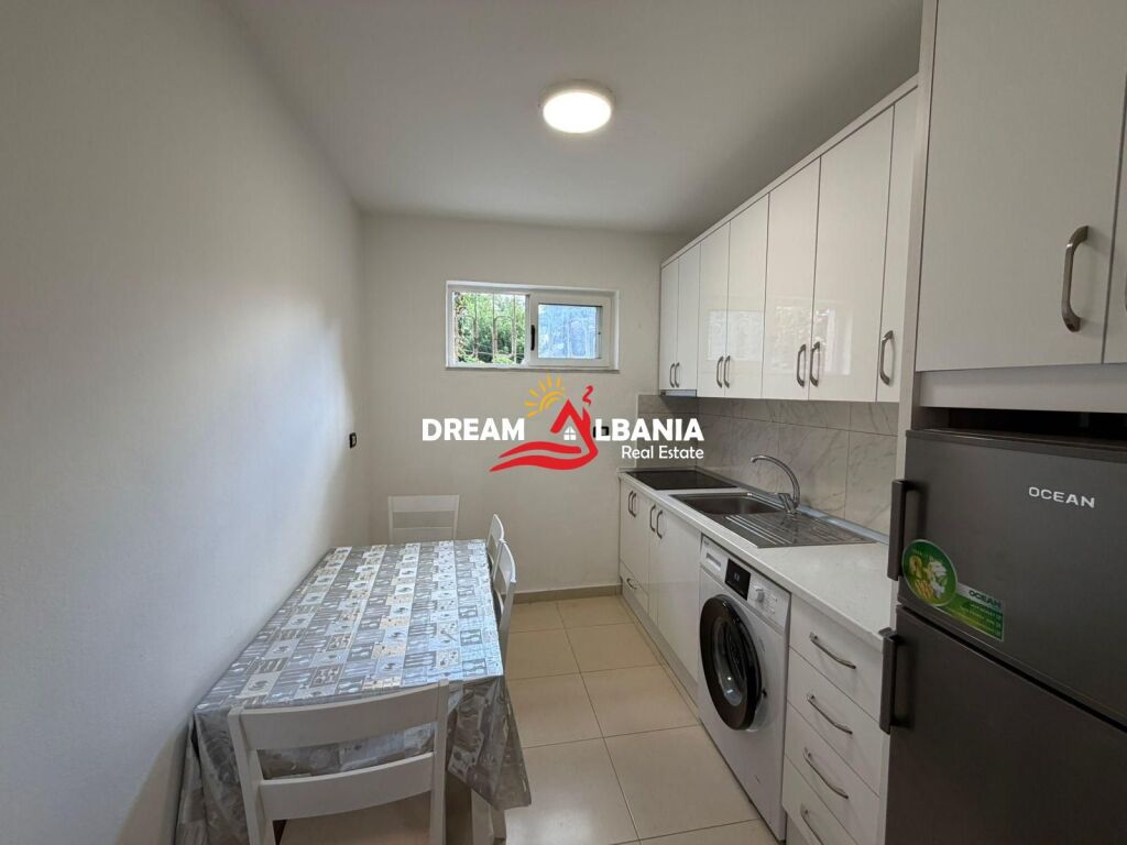 Jepet me qera apartament 1+1 me verande tek rruga Fortuzi (ID 42111570)