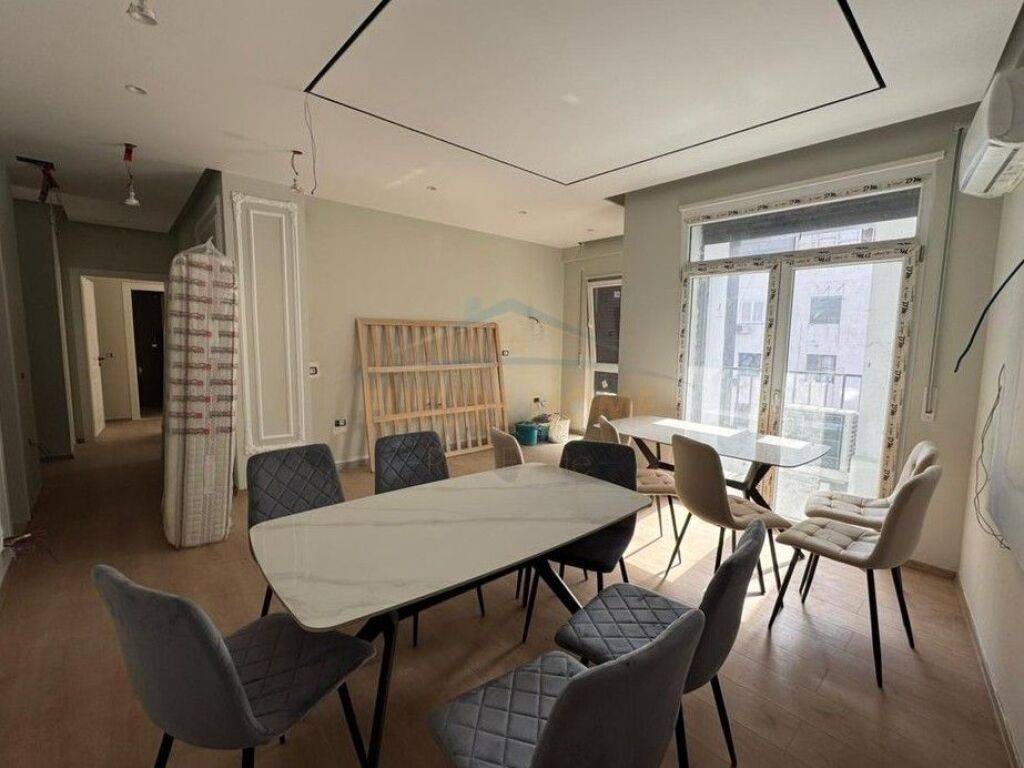 For sale, 2+1 Apartment, 5 Maji, Tirane.