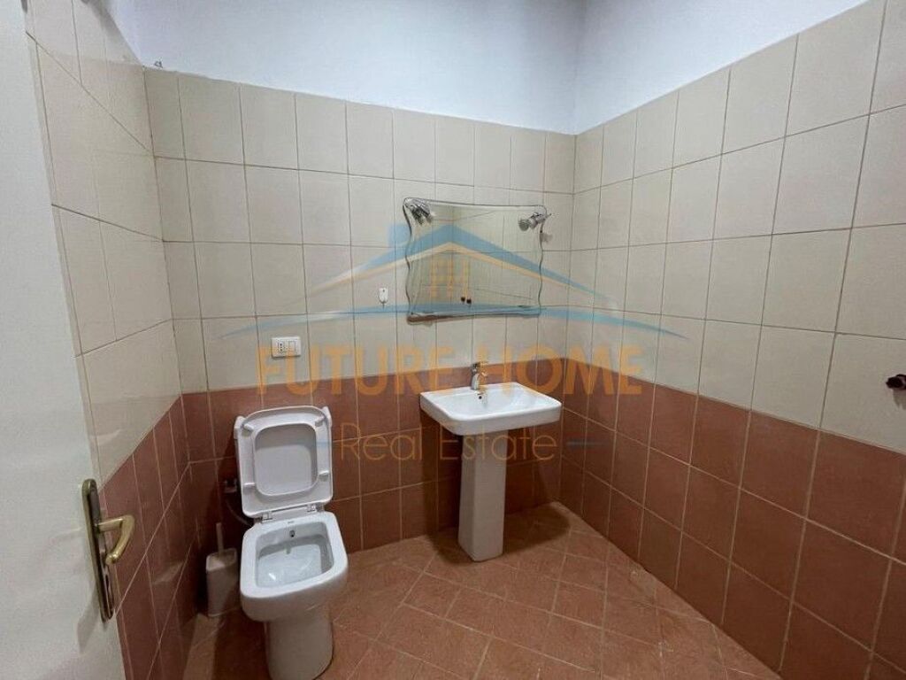 Shitet, Apartament 2+1+2, Kodra Diellit, Tiranë.
