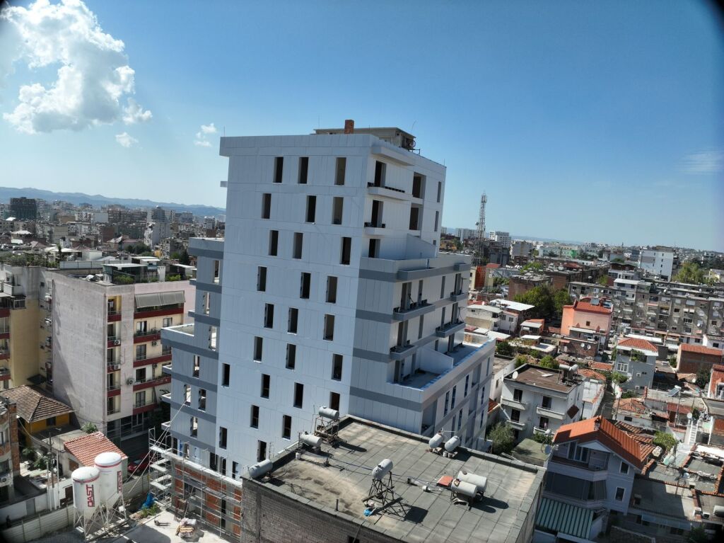 APPARTAMENTO IN AFFITTO 3+1+2 BALCONI "VICINO ALLA SCUOLA NIKET DARDANI, XHAMLLIK" 550 EURO
