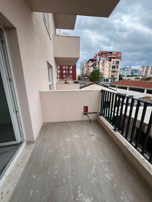 APARTAMENT ME QIRA – KOMPLEKSI AURA | RR. DRITAN HOXHA