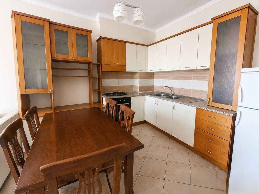 JEPET ME QIRA APARTAMENT 2+1 NE FRESK!! 350 € /Muaj
