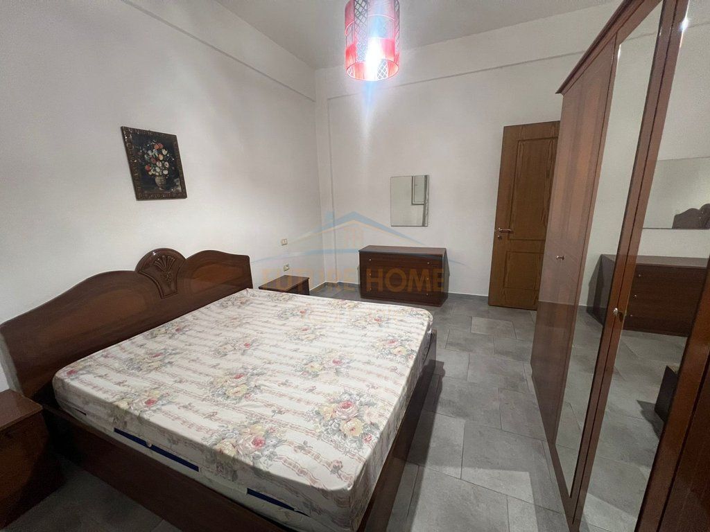 Rent, Apartment 2+1, Kodra e Priftit 350 €,
Orange
