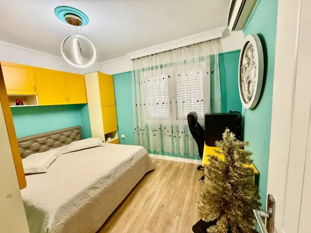 Qera | Apartament 2 + 1+2 | Komuna e Parisit | 1000 €/muaj